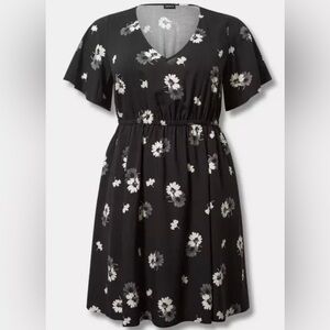 Torrid V-Neck Elastic Waist Mini Dress floral V Neck with pockets size 00
